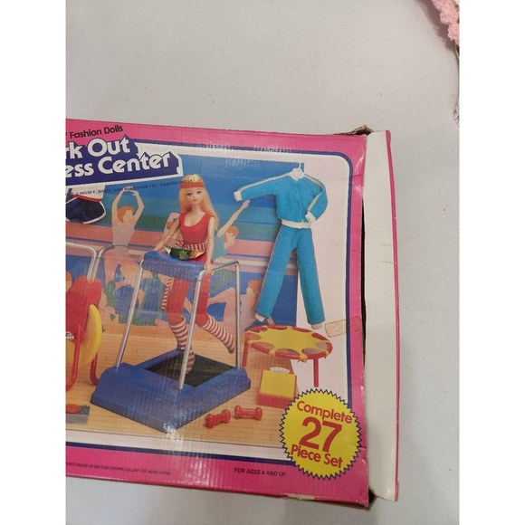 1984 Vintage Sears Doll Playset Doll Multi-color Vintage 27 Piece Set Retro Gym - Picture 11 of 16